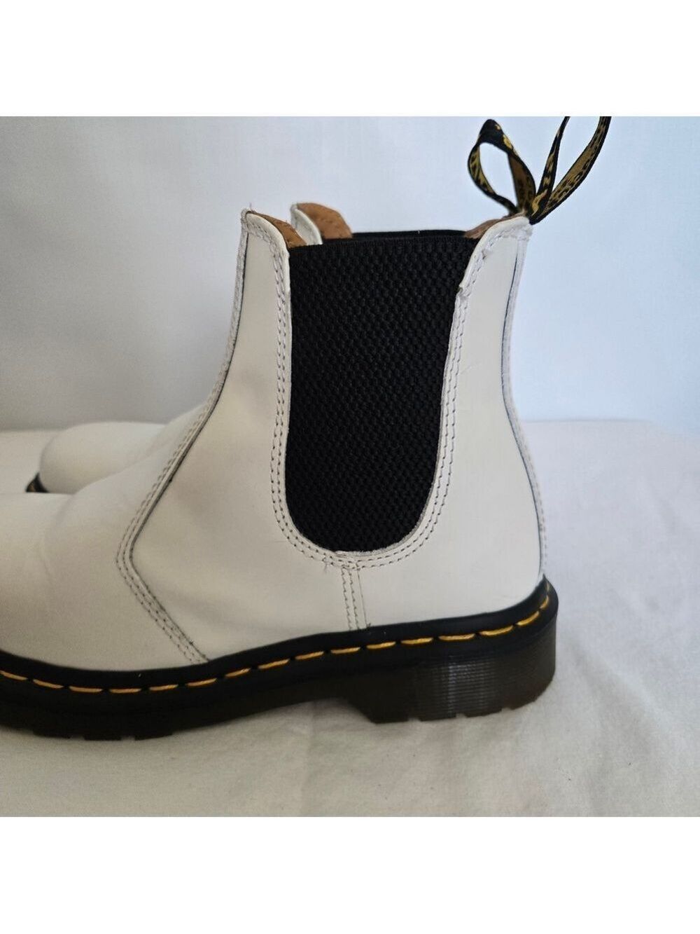 DOC MARTEN'S 2976 CHELSEA BOOTS SMOOTH LEATHER WHITE UNISEX WOMEN 7/ MEN 6 - Picture 9 of 16